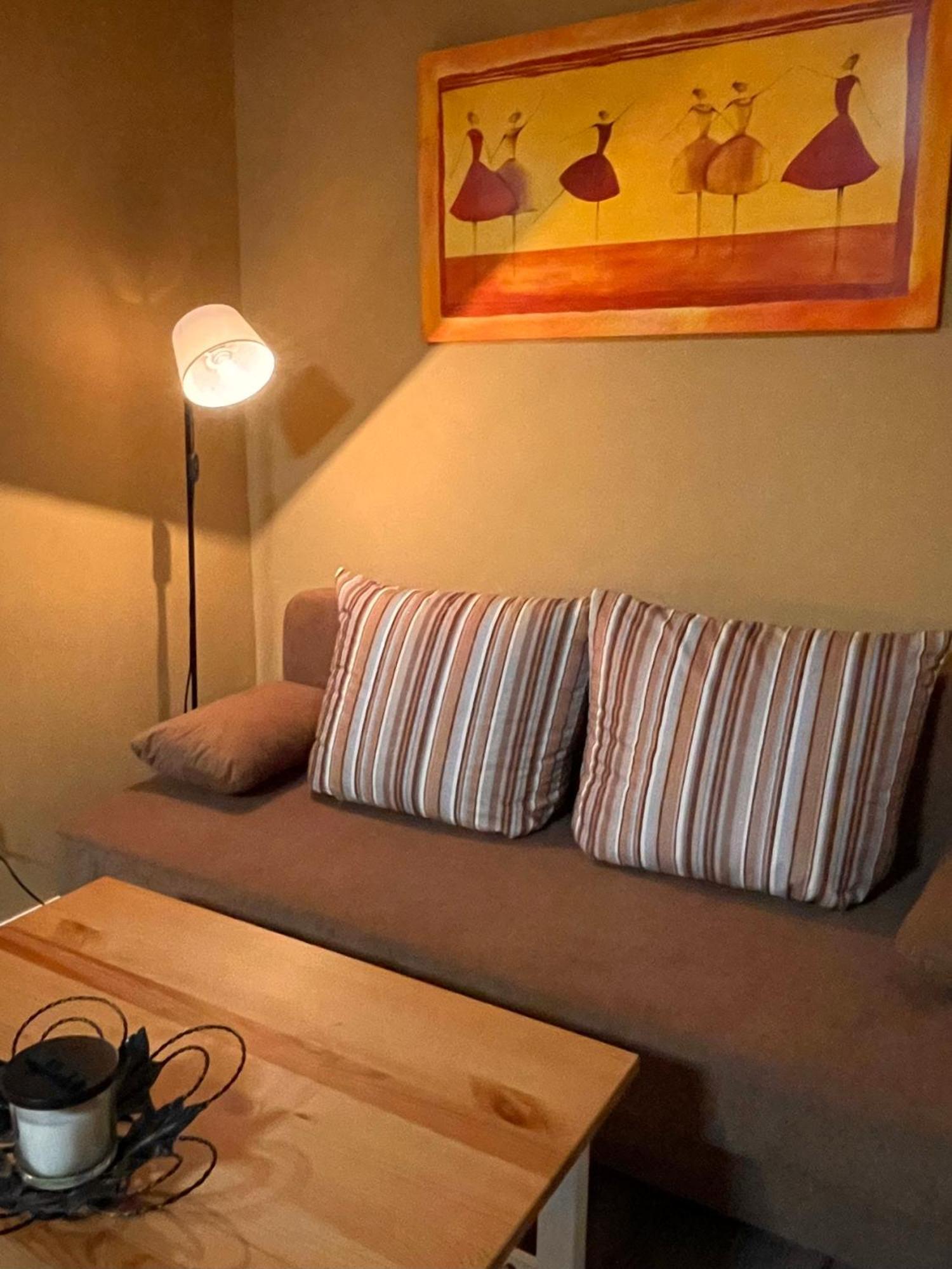 Terracotta Apartment - Zentral, Parken, Netflix, Kontaktloses Einchecken, Kingsize-Bett Wuppertal Exterior photo